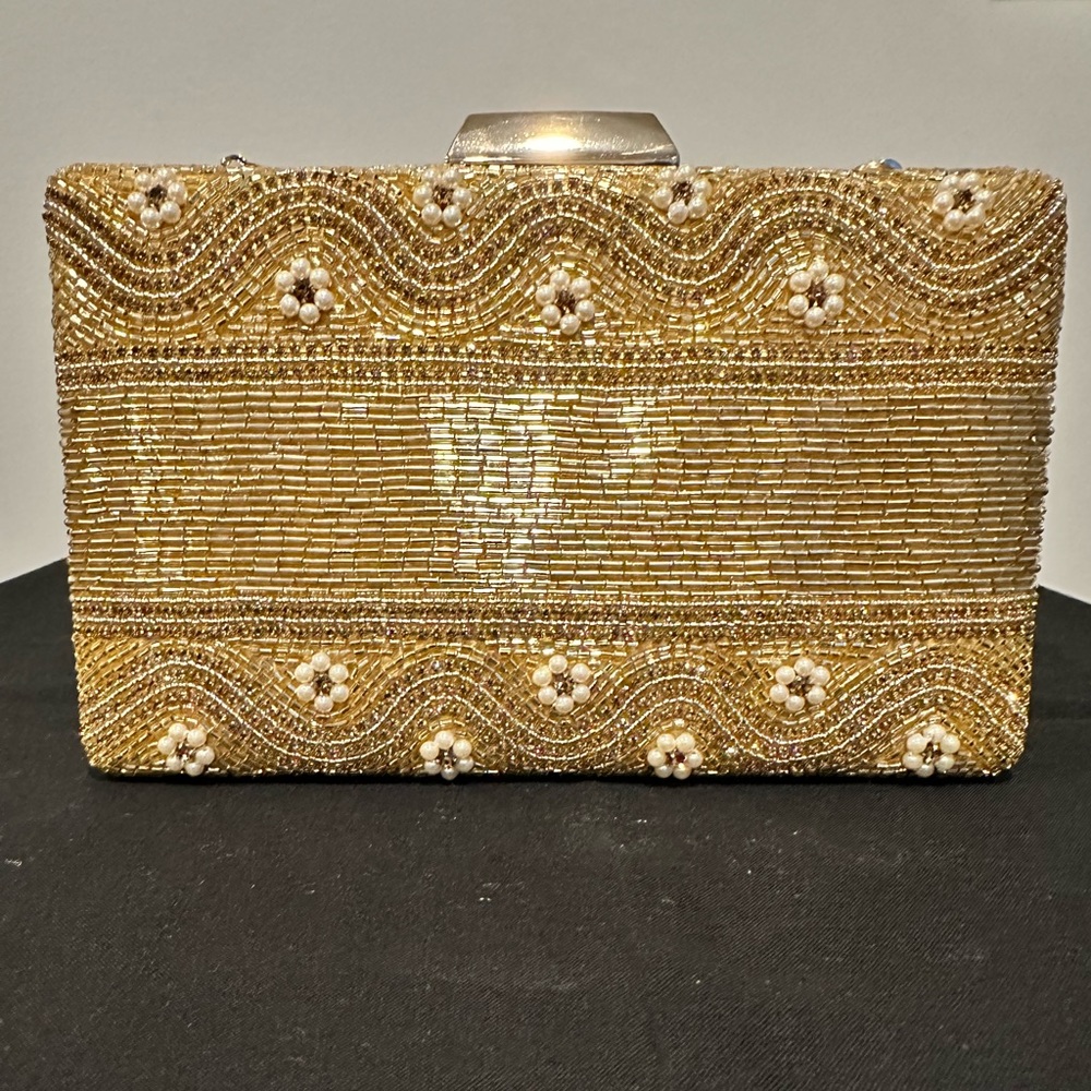 Gold clutch